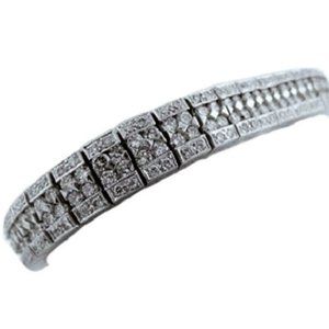 Round Brilliant Cut Diamonds on Prong Set Bracelet